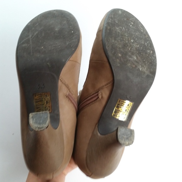 Jeffery Campbell Taupe Kitten Oxford Heels 5.5 - Picture 4 of 5